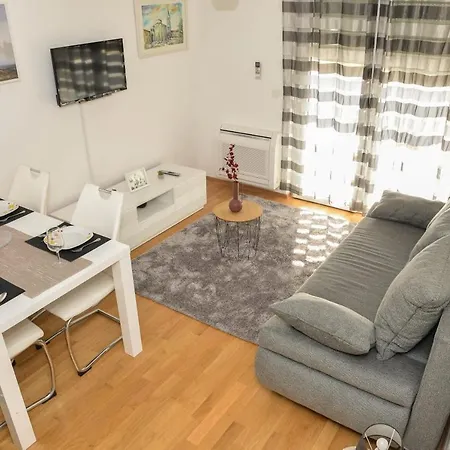Apartment Leon Sa Privatnim Parkingom Zara Esterno foto
