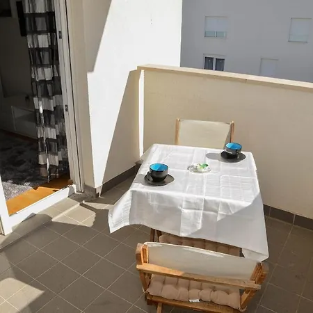 Apartment Leon Sa Privatnim Parkingom Zara Esterno foto