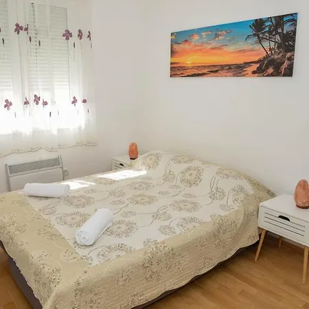 Apartment Leon Sa Privatnim Parkingom Zara Esterno foto