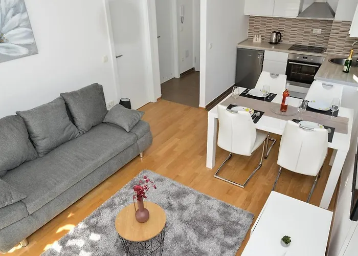 Apartment Leon Sa Privatnim Parkingom